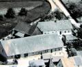 Archiv: akp
Der Vordergrund der ehemalige Gleiritscher Schlossbauernhof, dahinter rechts das frühere Jägerhaus, gehörten zum einstigen Gutskomplex der Grafen von Kreith.