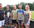 Bild: ak
Übungsleiterin Larissa Sollfrank, Spartenleiter Bernd Schroll, Platzwart Konrad Most, SV-Web-Master Thomas Reger und Zweiter Vorsitzender Christian König (von rechts) bilden das neue Führungsteam der Tennissparte.