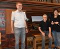 Bild: hcz
Dieses Trio gestaltete den Auftakt der musikalischen Mittagsandachten in St. Josef: (von links) Förderkreis-Vorsitzender Thomas Kreuzer, Luis Denz und Christa Bauer-Denz.
