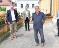Bild: Thomas Graml/Stadt Amberg
Ernst Kätzlmeier wurde als neuer Feldgeschworener vereidigt. Auf dem Bild von links: Oberbürgermeister Michael Cerny, Personalreferent Bernhard Mitko, Ernst Kätzlmeier und Obmann Erwin Graml.