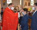 Bild: jr
Regens Martin Priller, der Chef des Regensburger Priesterseminars, firmte am Samstagvormittag in Mitterteich 92 junge Menschen.