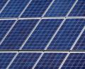 Symbolbild: Andrea Warnecke/dpa
Solarmodule für eine Freiflächen-Photovoltaikanlage, wie sie auch schon bald für den Solarpark Kürmreuth benötigt werden.