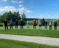 Bild: Golfclub Stiftland/exb
Die erfolgreichsten Teilnehmer, von links Mathias Alius, Markus Mauerer, Wilhelm Schreiber, Präsident Wolfgang Ries, Alex Hofmann, Christian Vogl-Basque, Johannes Vollath, Andreas Kunz, Ernst Forte, Frank Jesse, Christine Schöner, Monika Burger, Anton Hochberger und Ulrich Liegl.