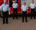 Bild: wfw
Für 45 Jahre aktiven Feuerwehrdienst werden drei Mitglieder der Feuerwehr Schnaittenbach geehrt (vordere Reihe, von links): Bürgermeister Marcus Eichenmüller, die Jubilare Sepp Reindl, Karl Hottner und Albin Jack sowie Kommandant Michael Werner; hintere Reihe (von links): Kreisbrandrat Fredi Weiß, Kreisbrandinspektor Martin Schmidt und Kreisbrandmeister Marco Weiß.