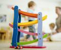 Symbolbild: Uwe Anspach
Der Bedarf an Kinderkrippen- und Kindergartenplätzen wird auch in der Marktgemeinde Plößberg steigen. Jetzt ist man auf der Suche nach einem Standort für eine Kinderkrippe.