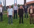 Bild: ang
Das neue Führungsteam der Reuther Jagdgenossenschaft: (von links) Bürgermeister Werner Prucker, Erhard Kraus, Adolf Windschiegl, Johann Neugirg, Josef Weidner, Jagdpächter Wolfgang Schmidt, Matthias Zahn und Jagdvorsteher Stefan Adam.