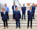 Bild: hai
Jürgen Kaufmann (Vierter von rechts) und Michael Hartmann (Vierter von links) führen die nächsten sechs Jahre den Feuerwehrverein zusammen mit Roland Spiersch, Konrad Walter, Max Götz, Nick Müller, Jannis Schirmer und Bianca Küffner (von rechts). Es gratulierte Bürgermeister Christian Porsch (links.)