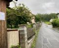 Bild: Eichl
Acht Kinder leben am Kleeberg. Deren Eltern haben Angst, wenn die Mädchen und Buben auf die Straße gehen. Eine Straße, die schmal, sehr steil und verwinkelt ist. Und auf der trotzdem viel zu schnell gefahren wird.