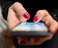 Symbolbild: Sebastian Gollnow/dpa
 Das Smartphone ist aus dem Alltag nicht mehr wegzudenken. Ginge es nach der Jungen Union könnte man darauf auch eine Heimatapp für Amberg-Sulzbach installieren. Diese nämlich sähe die JU-Kreistagsfraktion gerne für die Region realisiert – als ein Baustein für mehr Digitalisierung.