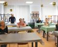 Bild: wel
Thomas Schiller, der Schulleiter der Berufsfachschulen für Ernährung und Versorgung, Kinderpflege und Sozialpflege Oberviechtach (hinten links) mit den externen Prüflingen aus dem Großraum München.