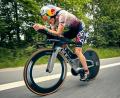 Bild: James Mitchell/exb
Lucy Charles-Barcley auf dem Cube-Rad.