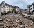 Bild: B&amp;S/dpa 
Bad Münstereifel: Blick in eine Straße in Bad Münstereifel nach schweren Regenfällen und dem Hochwasser der Erft.