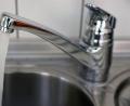 Symbolbild: Wolfgang Steinbacher
Wasser aus dem Versorgungssystem des Wasserzweckverbands Ernestgrün muss abgekocht werden, wenn es für die Zubereitung von Speisen verwendet wird.