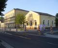 Bild: wro
Die Baustelle am künftigen Kulturbahnhof ist eingerichtet. Mit dem offiziellen ersten Spatenstich am 27. Juli kann die Maßnahme - nach längerer Wartezeit - starten.