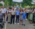 Bild: Portner
Josef Pflug (Mitte) freut sich zusammen mit seiner Familie über ein Geburtstagsständchen der Blaskapelle Teunz. Auch zahlreiche Vereine machten dem Jubilar ihre Aufwartung.