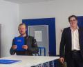 Bild: Jakob Dreher/BBZ/exb
Rafael Prübner (Mitte) schulte erfolgreich zum Industriemechaniker um. Dazu gratulierten Ausbilder Otto Götzer (links) und BBZ-Betriebsleiter Michael Mändl. Insgesamt neun Umschüler wurden am BBZ verabschiedet.