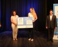 Bild: lei
Der erste Platz beim Raiffeisen-Förderpreis 2021 geht an die Rehkitzrettung Amberg-Sulzbach mit ihrer Vorsitzenden Susanne Kunisch (Zweite von links).