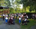 Bild: krb
Die Stadtkapelle hatte ihren Platz bei der Serenade neben dem Musikpavillon