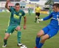 Archivbild: gb
Der SV Mitterteich ist mit einem 2:1-Sieg beim 1. FC Herzogenaurach in die neue Landesliga-Saison gestartet. Kapitän Manuel Dürbeck (links) erzielte beide Treffer. Später schied der Kapitän mit einer Adduktorenverletzung aus.