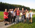 Bild: Thomas Breundl/exb
Der SC Schwarzenbach ernannte Kassier Max Herrmann (Mitte) zum Ehrenmitglied.