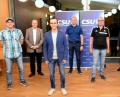Bild: bgm
Benedikt Grimm (Dritter von links) bleibt Vorsitzender der CSU Störnstein. Michael Bauer (links) ist neuer Schriftführer, Regina Reinl (rechts) neue Schatzmeisterin. Dr. Wolfgang Weber (hinten, von links), Andreas Müller und Peter Fleischmann fungieren als Stellvertreter. Vize-Landrat Albert Nickl leitete die Neuwahlen.