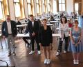 Bild: gf
Die Jahrgangsbesten der Amberger Schulen, zusammen mit (von links) Oberbürgermeister Michael Cerny, Philip Bogner, Veronika Wegele, Hannah Krückeberg, Darja Lorenz, Moritz Bäumler, Luis Kowalczyk und Schulamtsdirektorin Beatrix Hilburger.