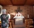 Bild: gi
Pfarrer Udo Klösel feierte mit den Bewohnern der Ortschaft Gaisheim und auch anderen Besuchern den Gottesdienst zum Patrozinium der St. Jakobus Kapelle.