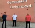 Bild: stg
Fördervereins-Vorsitzender Andreas Wagener (von links) würdigte in der Jahreshauptversammlung des Vereins der Freunde des Gymnasiums Eschenbach die Verdienste des neuen Ehrenvorsitzenden Hubert Haberberger sowie des scheidenden Schulleiters Peter Schobert.