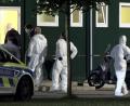 Bild: picture alliance/dpa/Nord-West-Media|David Poggemann
Spurensicherer stehen vor einer Unterkunft für Geflüchtete in Greven im Münsterland. Hier wurde ein 35 Jahre alter Bewohner getötet, ein 43-Jähriger erlitt schwere Verletzungen, wie Staatsanwaltschaft und Polizei mitteilten. Der mutmaßliche Täter, ein 25 Jahre alter Afghane, war zunächst geflohen und später in einem angrenzenden Feld entdeckt und festgenommen worden.