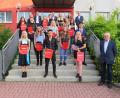 Bild: adj
Die Entlassschüler der 9. Klasse der Mittelschule Altenstadt mit den Schulbesten Leonie Möller, Yazan Nasri und Juliana Hock (vorne, von links).