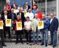 Bild: Karoline Gajeck-Scheuck/exb
Zum siebten Ma unterstützen die Stadtwerke Amberg 20 Amberger Vereine bei Ihrer Arbeit. Die Vertreter der Vereine freuen sich gerade in Corona-Zeiten über die finanzielle Unterstützung.