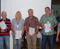 Bild: Thomas Enslein, Pleystein
Stadtrat Bernhard Piehler (links) und Clubsprecher Alois Hubmann (rechts) ehrten die anwesenden langjährigen Mitglieder Helmut Fraunhofer, Renate Zehent, Josef Zehent (alle 40 Jahre) und Gerhard Janker (20 Jahre, von links)