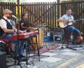 Bild: krb
Die drei Musiker von „I Cantautori“ präsentieren bei der Serenade in Neustadt romantische italienische Lieder.