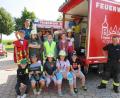 Bild: jr
Nach einem Gruppenfoto und der Übergabe eines Geschenks an die Feuerwehr machten sich die Kinder wieder auf den Heimweg.