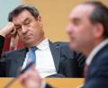 Archivbild: Sven Hoppe/dpa
Ministerpräsident Markus Söder und Bayerns Wirtschaftsminister Hubert Aiwanger im September 2020 im Landtag in München.