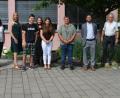 Bild: ak
Wegen der Corona-Pandemie fand die Entlassfeier am Sonderpädagogischen Förderzentrum in Immenreuth in einem kleineren Rahmen statt. In der Mitte des Bildes stehen (von links) die Absolventen Sebastian König, Annika Timm und Schülersprecher Toni Stich als Schulbester.