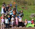 Bild: bö
Die Hohenburger Kindergartenkinder feiern ganz versteckt hinter dem Pfleghof ihre Kirwa ab.