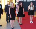 Bild: njn
Rektorin Sabine Graser (vorne, von links) mit den drei besten "Quali"-Absolventinnen Melina Wickl, Antonia Kick und Amelie Krolikowski sowie Konrektorin Beate Koch. Es gratulierten auch (hinten, von links) die Bürgermeister Johannes Reger (Erbendorf), Karlheinz Budnik (Windischeschenbach), Werner Prucker (Reuth bei Erbendorf) und Marion Höcht (Krummennaab) sowie Klassenlehrer Sebastian Antony.