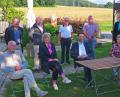 Bild: nm
Sommer am "Scheidlerhof": Die Paneuropäer stellten die Weichen für die kommenden drei Jahre. Vorsitzende ist Birgit Trottmann (vorne, Zweite von links). Vertreten wird sie von MdL Stephan Oetzinger (vorne, Mitte).