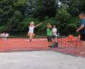 Bild: prh
57 Kinder im Alter zwischen 6 und 15 Jahren gingen nach langer Coronapause bei der Stadtmeisterschaft Leichtathletik auf dem Sportplatz des Gymnasiums an den Start. Renate Ziegler (Zweite von links) und ihre 22 Helfer von der DJK-Leichtathletikabteilung hatten den Wettbewerb bestens organisiert.