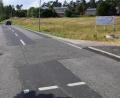 Bild: bö
Vollsperrung: Die Hauptstraße in Ebermannsdorf wird von der Autobahnbrücke A6 bis in den Einmündungsbereich der Theuerner Straße neu geteert. Das Bild zeigt die Kreisstraße im Bereich der Neuen Mitte.