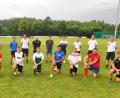Bild: hai
17 Fußball-Übungsleiter haben die Trainerschein-C-Lizenz erworben. Sie dürfen jetzt im Jugendbereich alle Mannschaften sowie bei den Herrenteams bis zur Kreisliga trainieren. Mit im Bild Lehrgangsleiter Rainer Fachtan (Zweiter von rechts) und ASV-Vorsitzender Stephan Veigl (links).