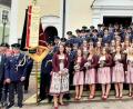 Bild: bö
Lediglich ein Abschlussfoto als Erinnerung an das 150-Jährige der Feuerwehr Hohenburg lässt der Starkregen zu, ein richtiges Fest ist nicht möglich.