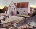 Bild: Privatarchiv Dieter Dörner
Das Kurfürstliche Zeughaus mit davor in die Vils mündendem Stadtgraben vor der ersten Stadtmauer.