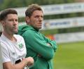 Bild: ref
Trainer Michael Hutzler (rechts) erwartet ein hartes Stück Arbeit für die DJK Ammerthal im Spiel beim ATSV Erlangen.