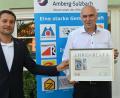 Bild: gf
Alexander Stahl (links), Geschäftsführer der Handwerkskammer Niederbayern-Oberpfalz, hat bei der Delegiertenversammlung der Kreishandwerkerschaft Amberg-Sulzbach das Ehrenblatt der Handwerkskammer an Dietmar Lenk überreicht.