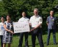Bild:  Klinikum/Verena Uschold/exb
Bei der Spendenübergabe (von links): Michaela Leitl, 2.Vorsitzende Flika, Margit Meier, Vorsitzende Flika; Polizeihauptmeister Tim Schrade, Polizeirat Thomas Scherer, Oskar Schmidt, Kassier bei Flika und Polizeiwachtmeister Manfred Schwarz.