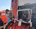 Bild: fjo
Markträtin Vera Stahl (links) begleitet den aufregenden Tag bei der Feuerwehr zum Abschluss eines äußerst außergewöhnlichen Schuljahres.