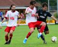 Bild: ham
Der Nabburger Philipp Schlosser (rechts) will sich auch im Derby beim TSV Stulln so energisch durchsetzen.