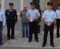 Bild: pop
Peter Werner und Stefan Dirmeier (Mitte) sind die neuen Kommandanten der Feuerwehr Emhof. Dahinter die ausgeschiedenen Kommandanten Rudi Werner und Helmut Werner, eingerahmt von den Bürgermeistern, Landkreisdienstgraden und Vorsitzendem Christian Singer (Mitte).